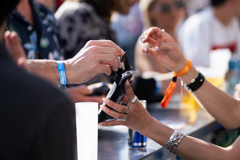 cashless-guide-for-event-organisers-2000x1300